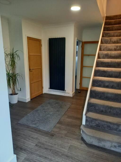 Modernised Home With 2 Bedrooms In カーディフ エクステリア 写真